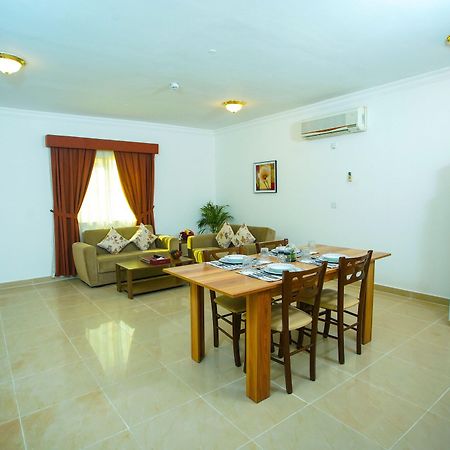 La Villa Inn Hotel Apartments Доха Екстериор снимка