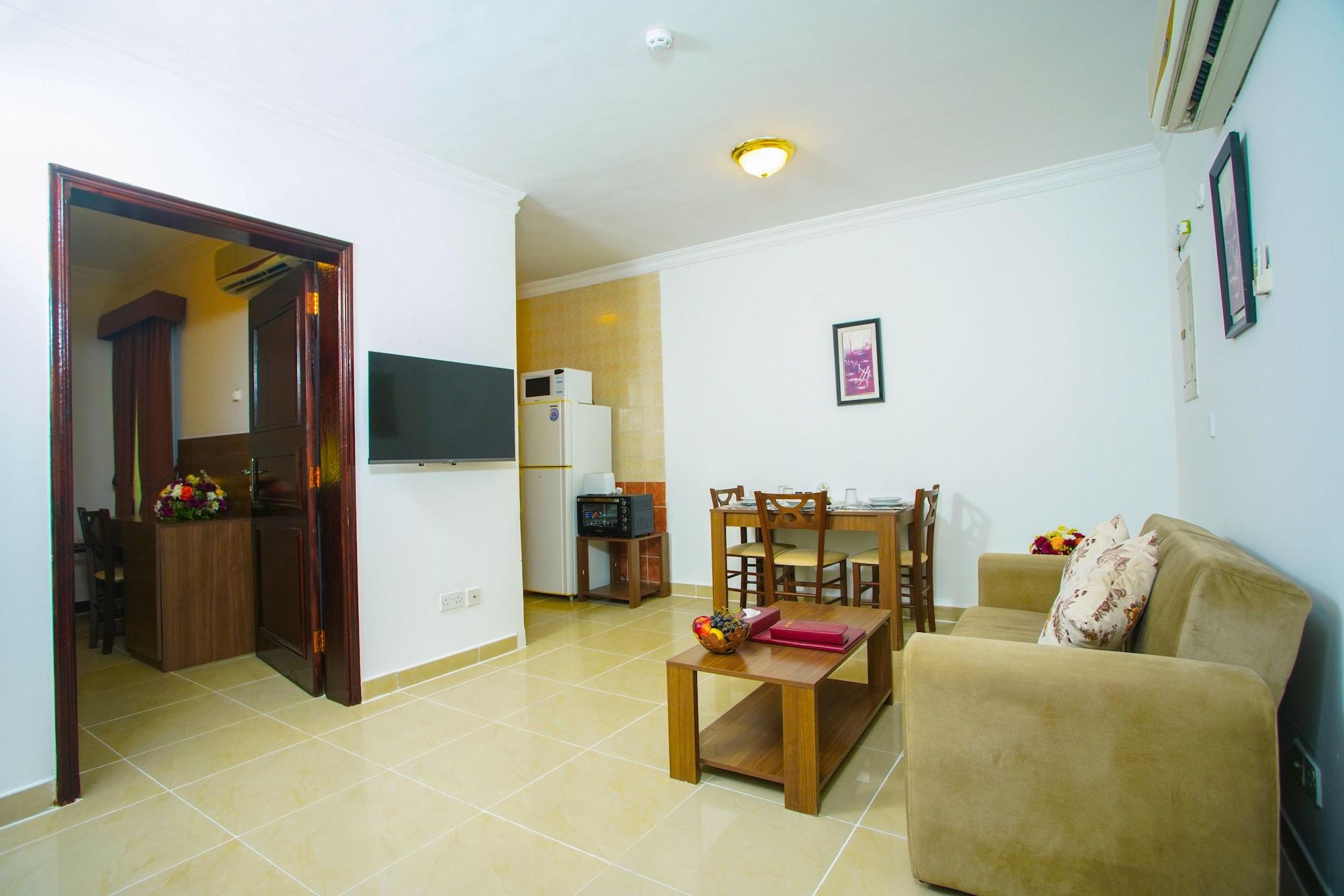 La Villa Inn Hotel Apartments Доха Екстериор снимка
