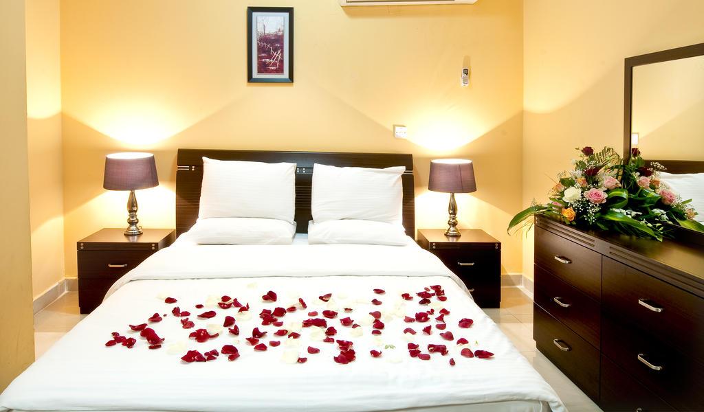 La Villa Inn Hotel Apartments Доха Екстериор снимка