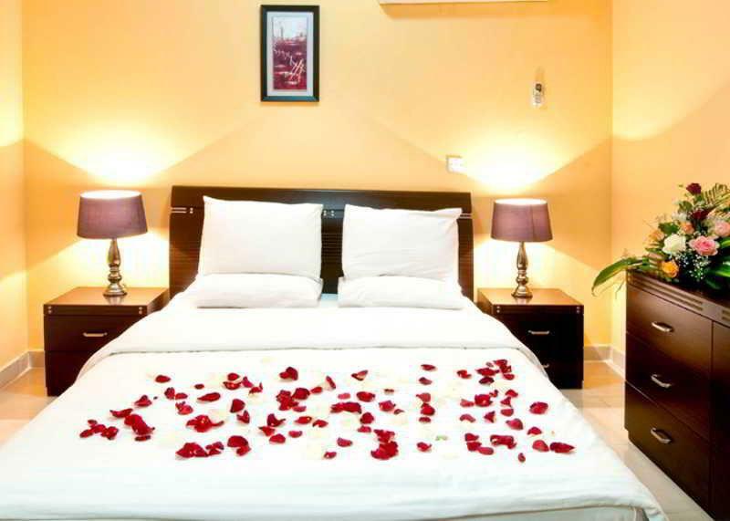 La Villa Inn Hotel Apartments Доха Екстериор снимка